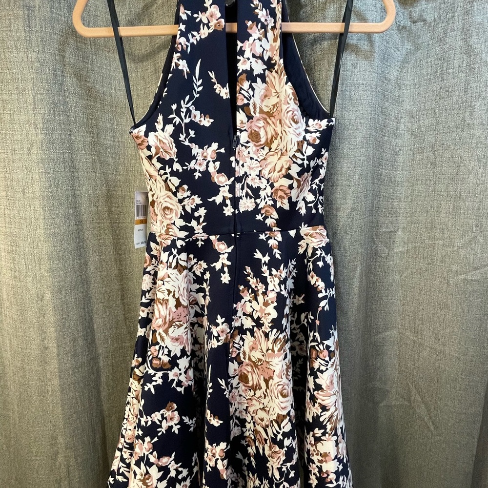 Printed Mock-Neck Crochet Trim Fit & Flare Dress - Picture 5 of 8